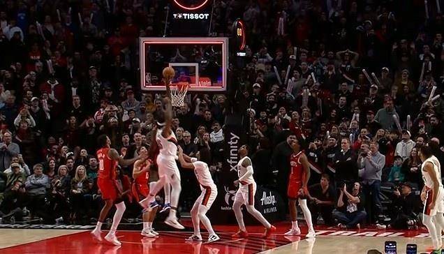 关于关键时刻波特兰开拓者造点机会——荷甲节点到来，更衣室稳定，更衣室氛围转暖的信息-九游娱乐